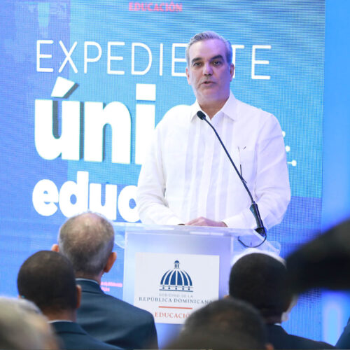 Presidente Luis Abinader presenta Expediente Único Educativo