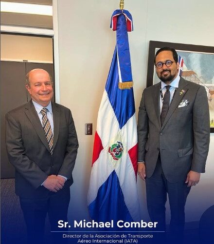 El Embajador Pujals se reunió con el Sr. Michael Comber, Director de la Asociación de Transporte Aéreo Internacional (IATA), con el objetivo de fortalecer la cooperación entre la República Dominicana 🇩🇴 y esta organización clave en la aviación mundial. 