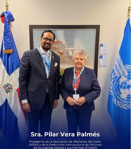 El Embajador Pujals sostuvo un encuentro con la Sra. Pilar Vera Palmés, Presidenta de la Asociación de Afectados del Vuelo JK5022 y de la Federación Internacional de Víctimas de Accidentes Aéreos y sus Familias (FIVAAF). 