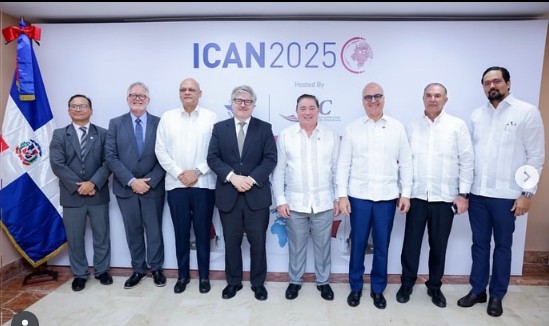 En el marco del #ICAN2025, nuestro Embajador Pujals participó en un encuentro entre autoridades de la aviación civil dominicana y representantes de la Organización de Aviación Civil Internacional (OACI), reafirmando el compromiso del país con el fortalecimiento de la cooperación internacional en materia de aviación civil. 